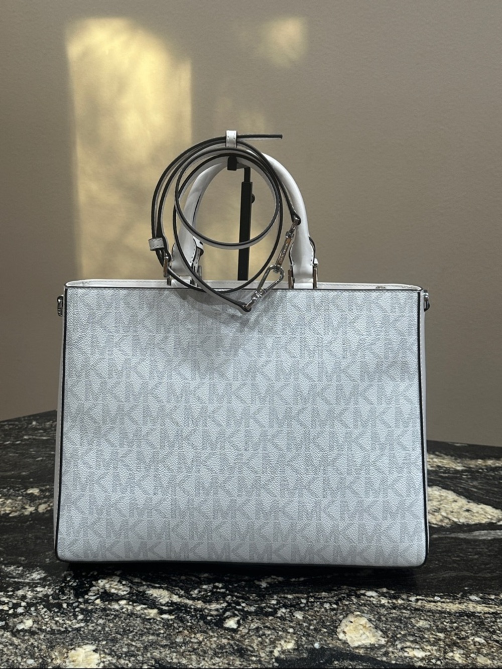 Michael Kors Jessie Signature Satchel - Picture 2 of 15